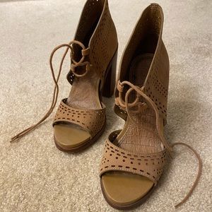 Gianni Bini Heels 👠